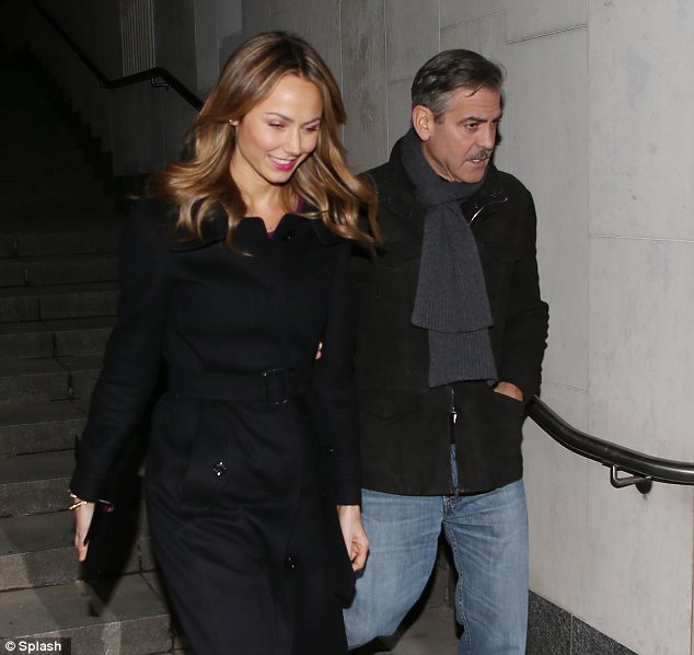 George Clooney dhe Stacy Keibler nuk janë ndarë