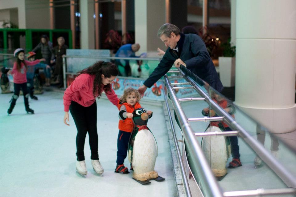 Kryeministri Berisha, fundjavë me nipërit dhe mbesat (FOTO)