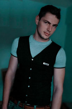 Shantazh të dashurës me video intime, modeli 20 vjeç para drejtësisë