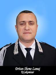 Policia largon gruan dhe vajzën e Dritan Lamajt nga shtëpia, i merr në mbrojtje