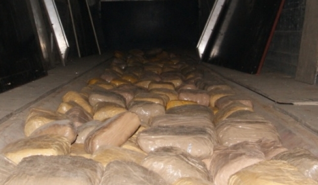 Kapshticë, kapen 50 kg kanabis në një furgon