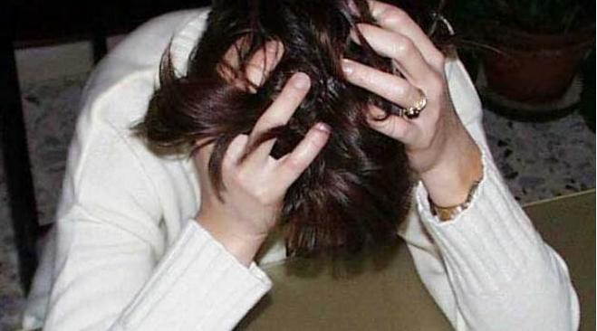 Përfundojnë 5 vitet e ferrit të shqiptares, prangoset bashkëshorti