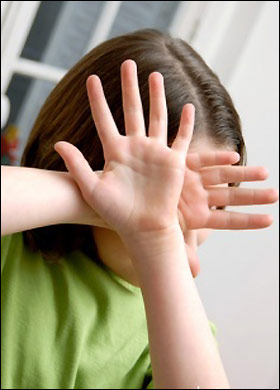 Shtatë vjeçari shqiptar rrihej brutalisht çdo ditë, arrestohet njerka