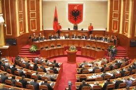 Kuvendi aprovon referendumin për “3 ligjet”, PS bojkoton votimin.