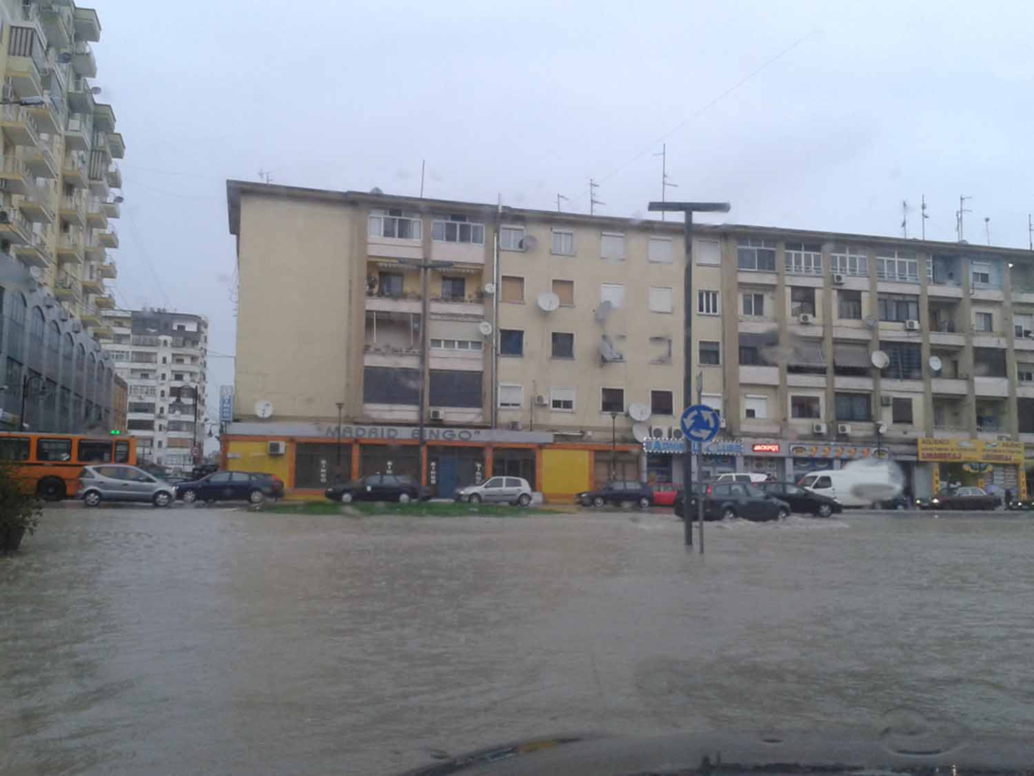 140 ndërtime pa leje, shkaktarë të përmbytjes së Durrësit