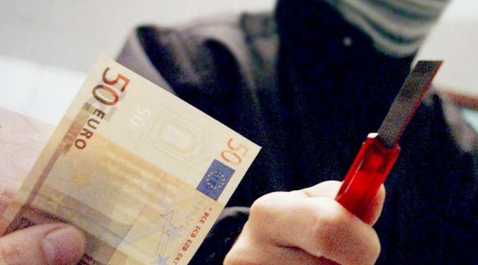 Rrëmbehet dhe mbahet peng i riu, pengmarrësit 6000 euro për lirimin e tij