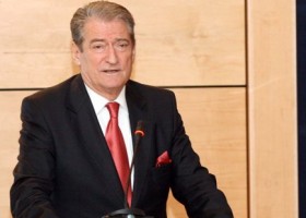 Berisha inaguroi sot shërbimin elektronik e-Matura