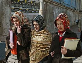 Simbolet fetare vazhdojnë të debatohen në disa vende ballkanike