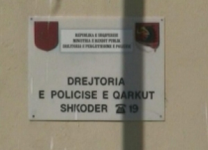 Dy vëllezër në kërkim, iu gjet 30 kg hashash në banesë