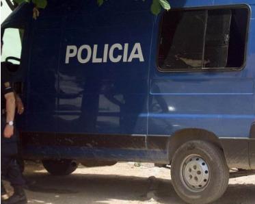 Plagoset me armë zjarri një person, në kërkim autori