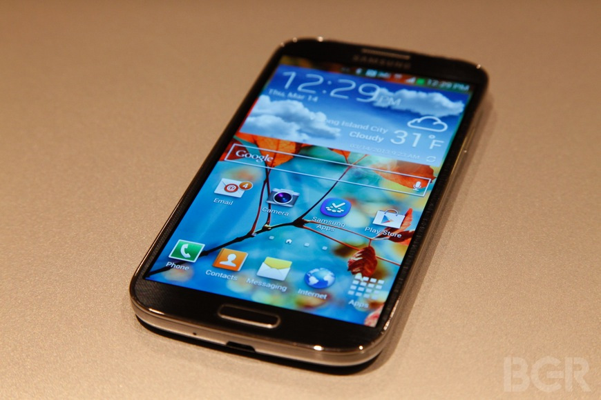 Samsung prezanton Galaxy S4, kontrollohet vetëm me shikim (FOTO)