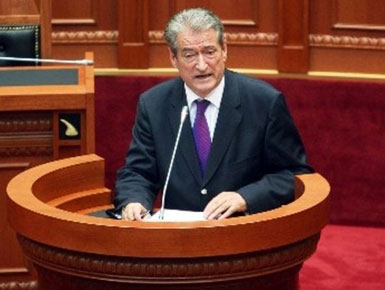 “Thirrja luftënxitëse e Kishës serbe”, Berisha kërkesë NATO-S: Vuçiçi të dërgohet në Hagë