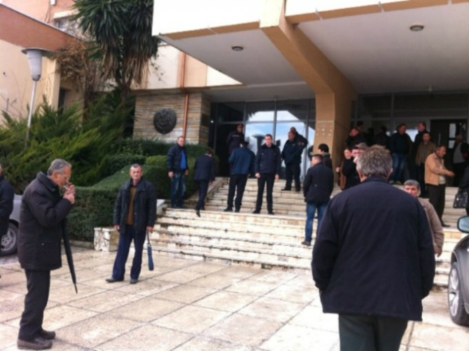 Durrës. 367 banorë të ish-Kënetës që marrin faturat e parcelës ndërtimore