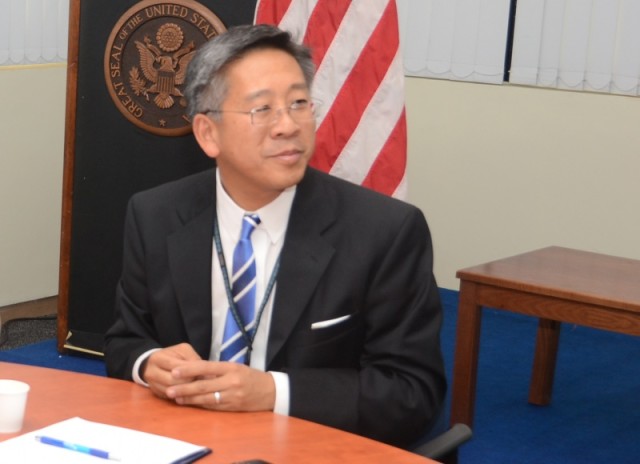 Ambasadori Lu të premten viziton Durrësin