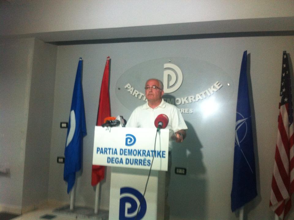 Incidenti në takimin e Dumës, plagoset një mbështetës i PD