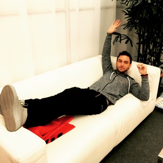 Skandali në Eurovision/ Fituesi vë këmbët mbi flamurin shqiptar