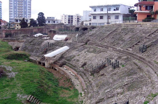 Nis prishja e banesave në Amfiteatrin e Durrësit, Moikom Zeqo: Vendimi i vonuar, u kërkua para 30 vitesh