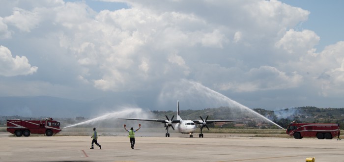 Foto-fakt/ Avionit nga Rinasi i bëhet dush në Peskara