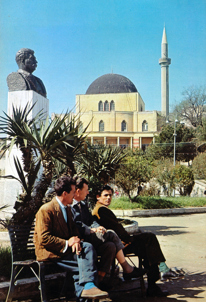 Nostalgji/ Transformimi i sheshit Liria dhe i xhamisë së Durrësit në 75 vitet e fundit