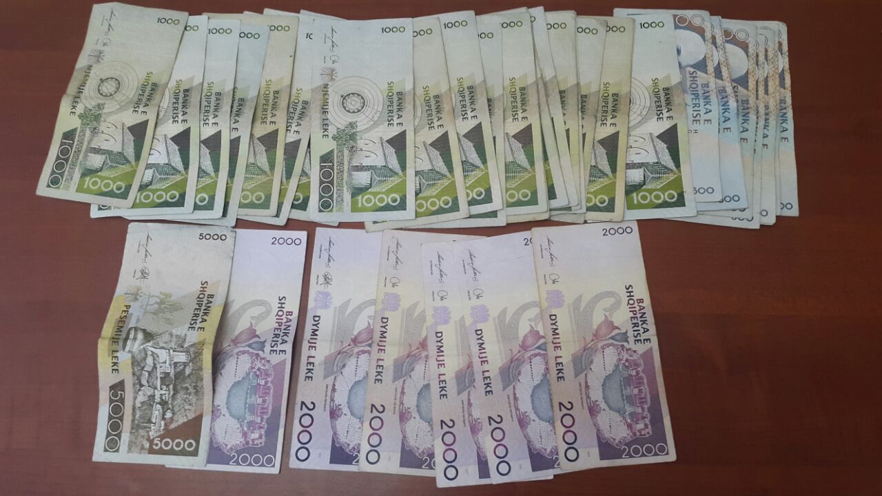 Durrës, grabiten 7 mln lekë tek Albtelekomi, arrestohen dy të rinj