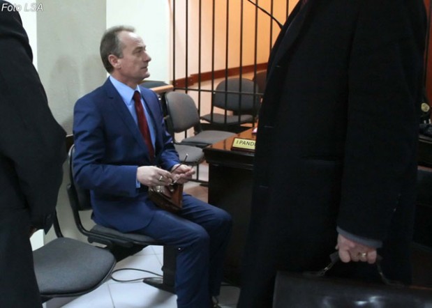 Nuk u kandidua, socialisti Gjika në gjykatë