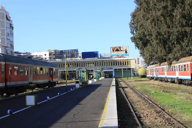 Orari i ri i trenave për Durrësin