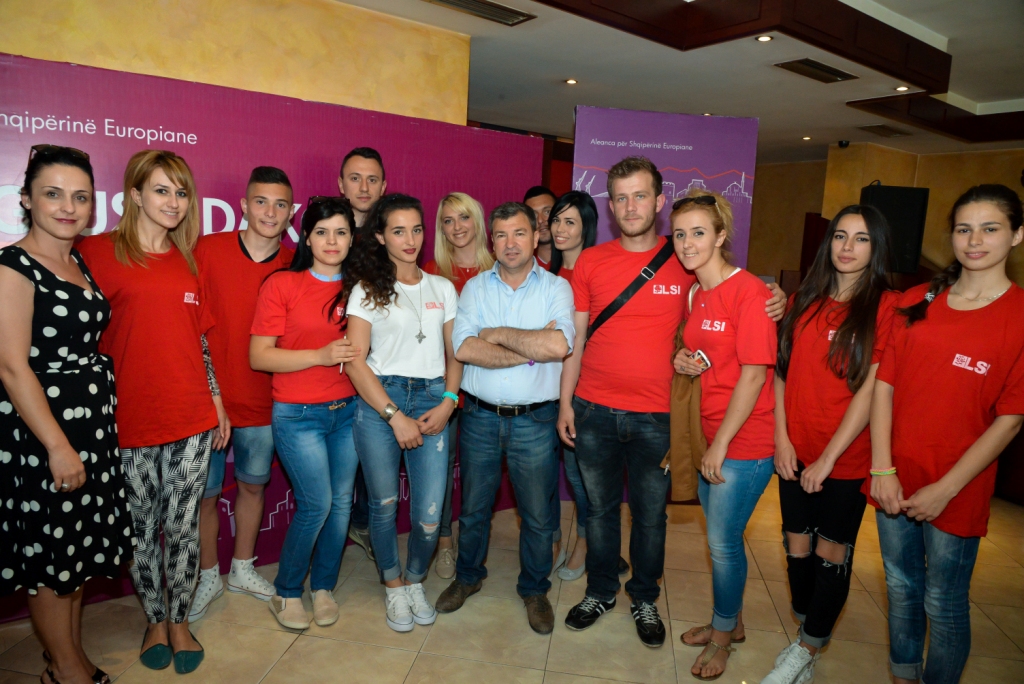 Dako me të rinjtë e majtë: Duam një brez ta kualifikuar