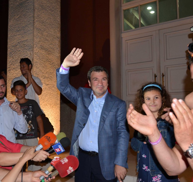 Dako falënderon qytetarët e Durrësit: Premtimet do t’i bëjmë realitet