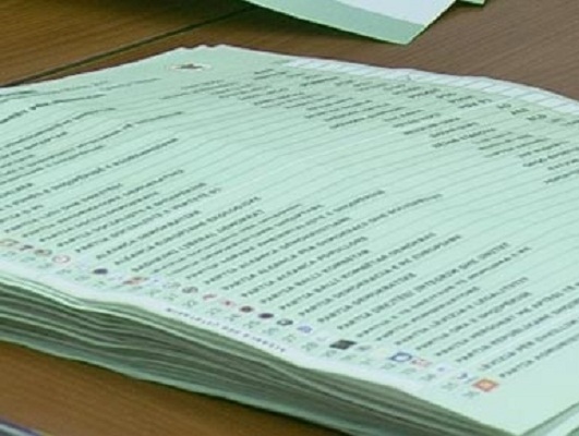 Gabime në fletët e votimit, bllokohet procesi në Tepelenë, Roskovec e Devoll