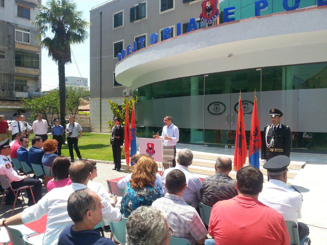 Durrës, Tahiri përuron zyrën e shërbimit për qytetarët