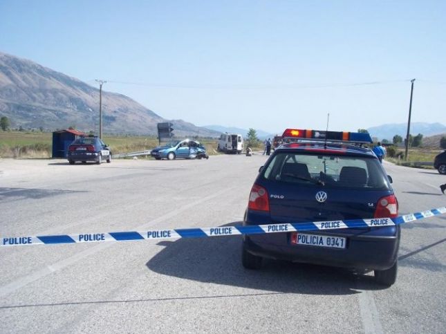 Lajm i fundit/ Digjet BMW në Lezhë-Shkodër, 3 të vdekur