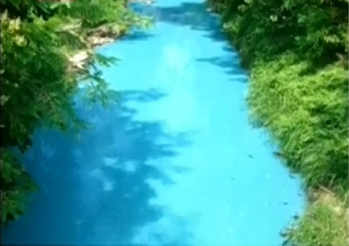 E pazakontë, lumi i Gjanicës bëhet ngjyrë gurëkali