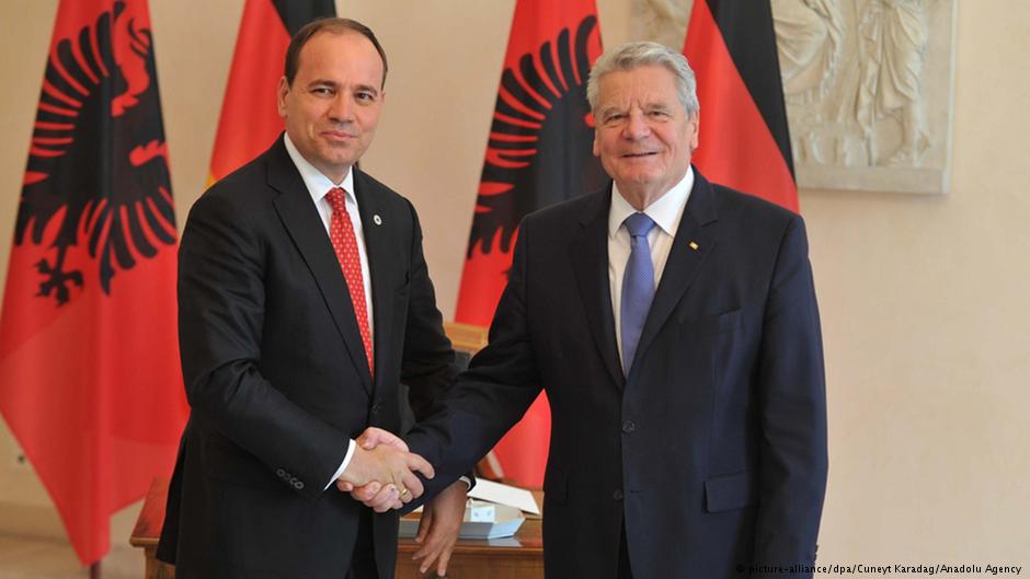 Nishani: Gjyqtarët në Shqipëri i bien në qafë popullit