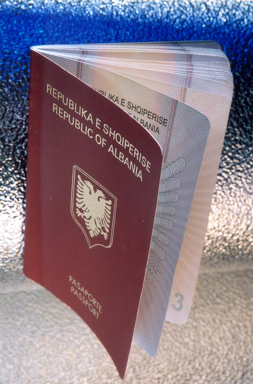 Dokumentet biometrike mund të tërhiqen dhe këtë fundjavë