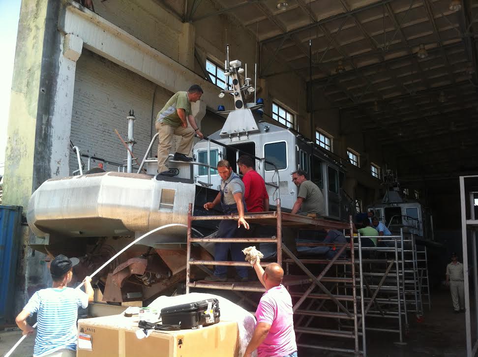 Riparimi i 10 anijeve amerikane, Pentagoni çon specialistë e pjesë këmbimi