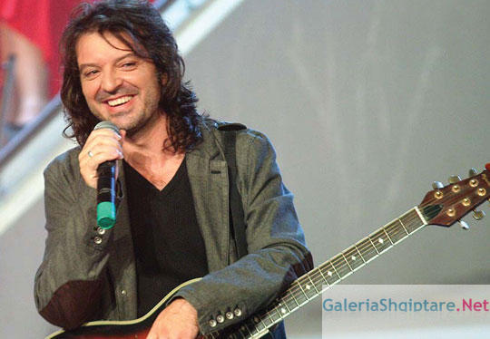 Aksidentohet këngëtari Redon Makashi