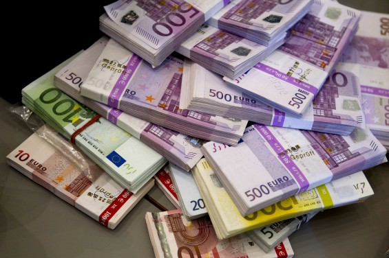 Dy të papunë në Durrës transfertë nga banka 850 mijë euro