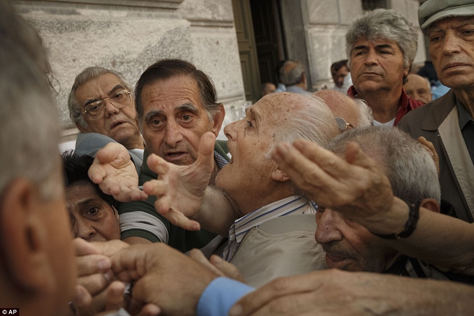 Kriza ekonomike në Greqi e treguar nëpërmjet këtyre fotove