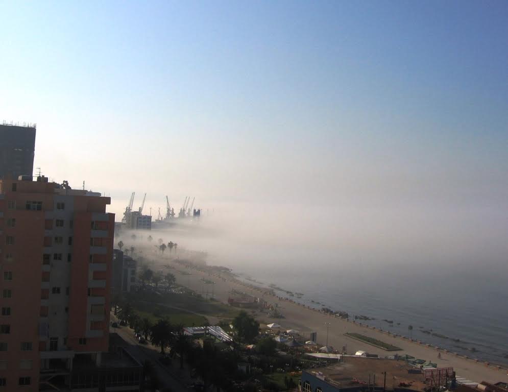 Durrës, pas mjegullës së dendur të natës temperatura të larta