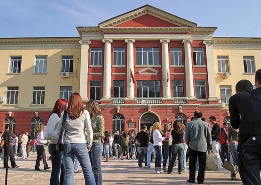 Shtohen 2 taksa të reja për studentët, ja 4 tarifat që do paguhen