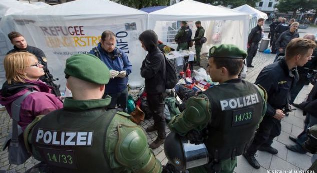 Gjermani, ekstremistët sulmojnë azilantët shqiptarë