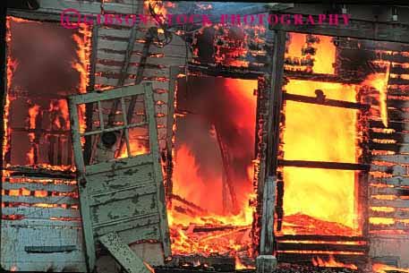 Durrës, korrenti shkrumbon plotësisht shtëpinë e Elisabeta Jolljes