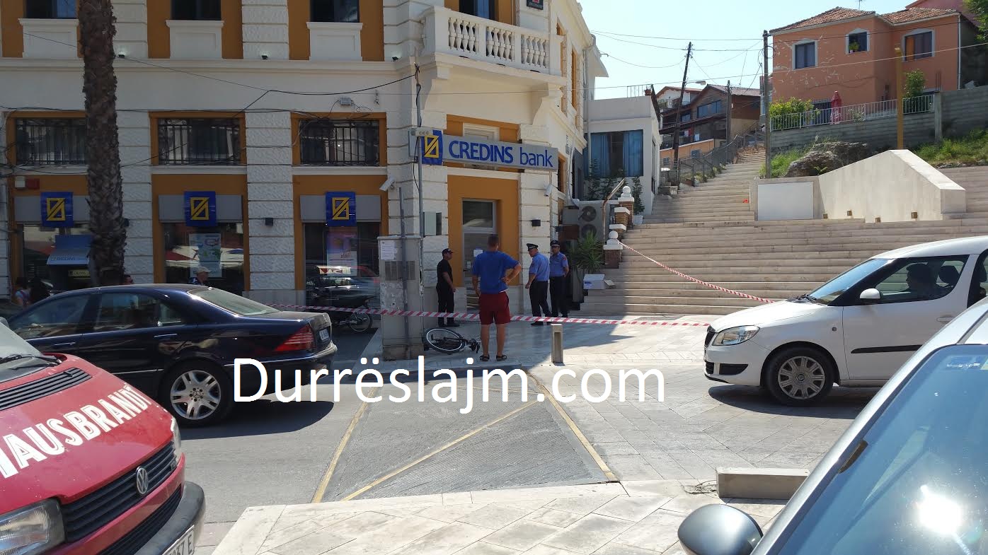 Lajm i fundit/ Grabitet banka në mes të Durrësit