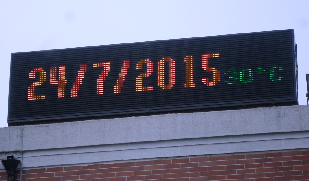 Vazhdon vapa, qytetarët deri në mesnatë jashtë shtëpisë