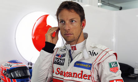 Hajdutët asfiksojnë dhe vjedhin pilotin e McLaren në F1 Jenson Button