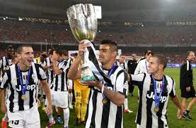 Juventus nis sezonin me trofe, fiton superkupën e Italisë