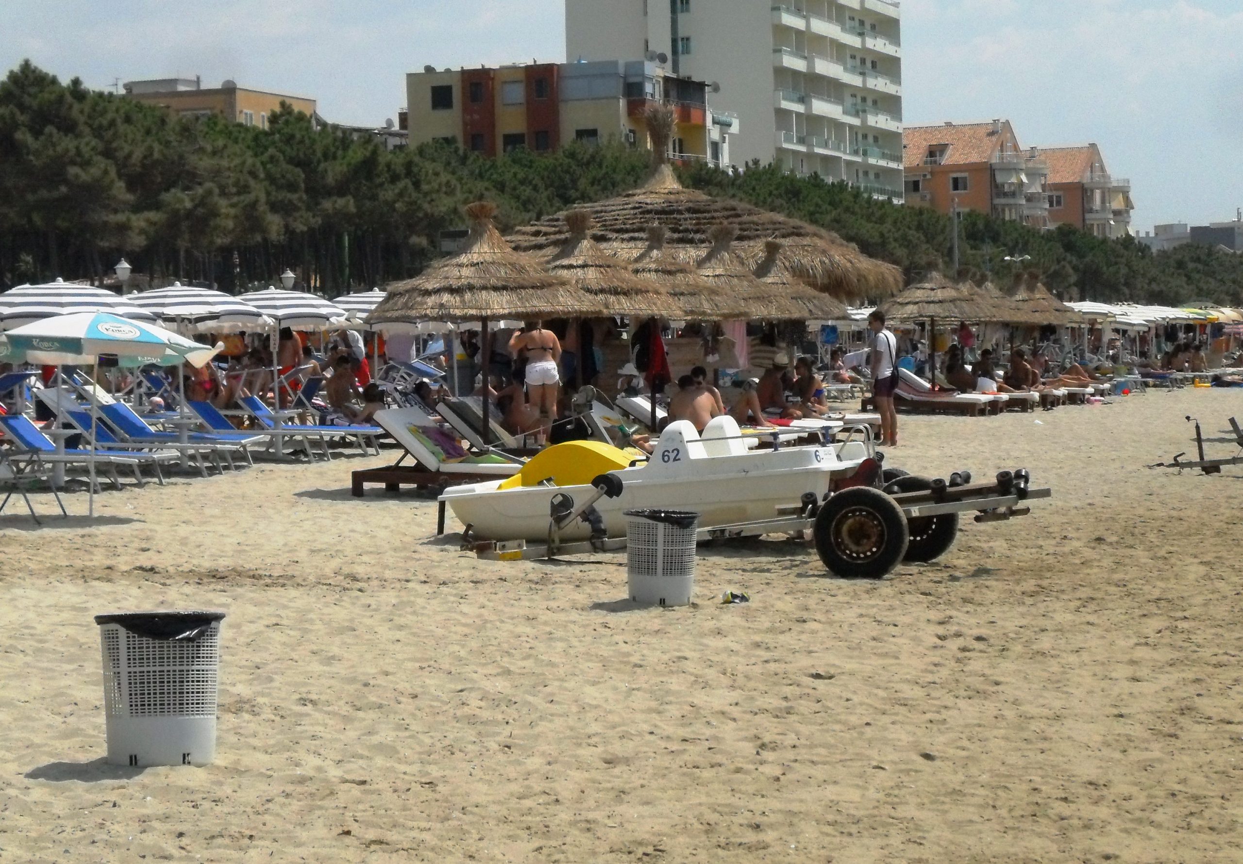 Humbet turisti boshnjak te Shkëmbi i Kavajës