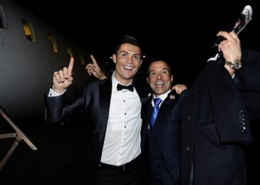 Ronaldo dhuratë 50 mln euro për agjentin e tij