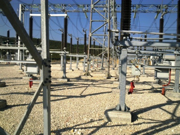 Durrës. OSHEE u pret dritat pompave të ujësjellësit në Fushë-Krujë