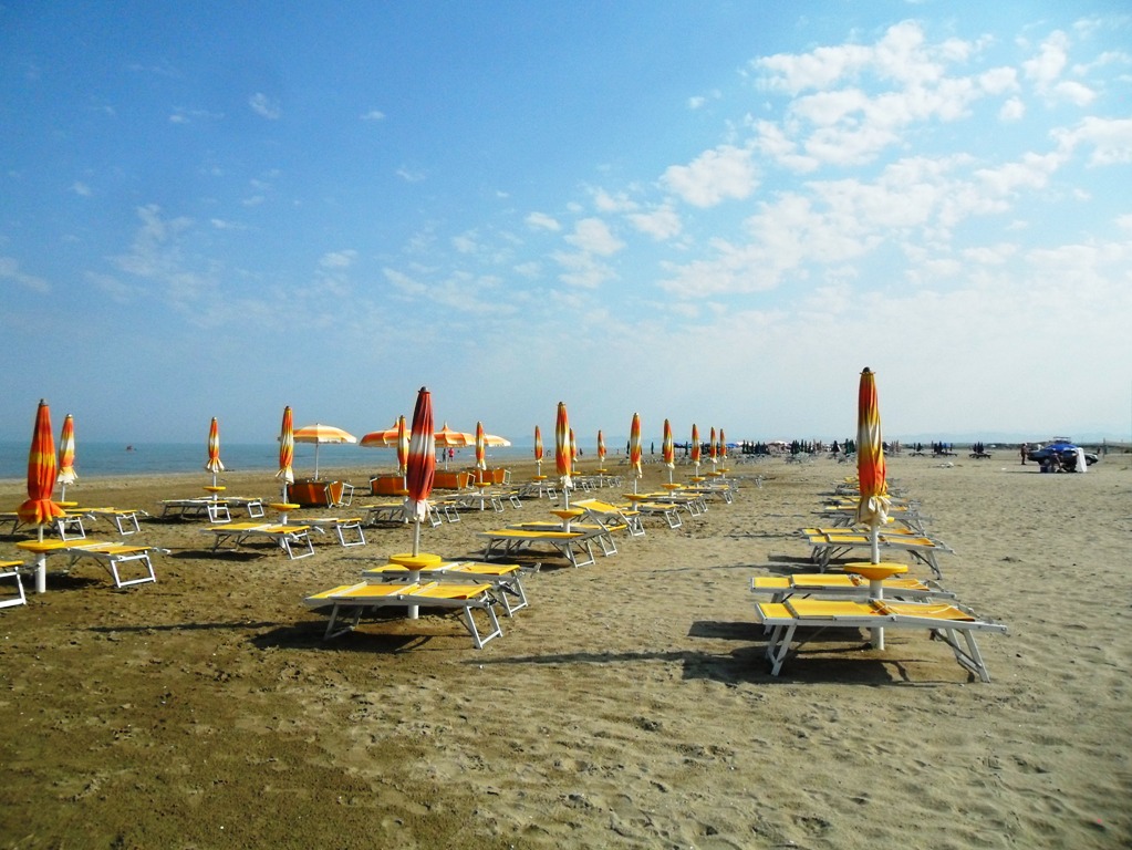 Bregdeti, rruga që prishi lagunën për plazhin Rinia (Foto)